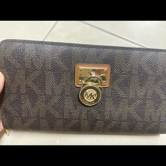 Michael Kors wallet - Picture 2 of 4